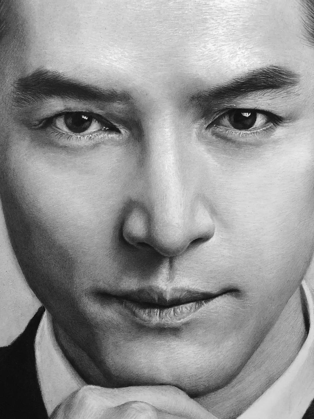 画一幅素描100万笔,胡歌、李现、迪丽热巴在他笔下全都画活了