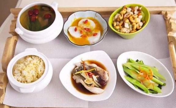 坚持吃一个月蔬菜沙拉会瘦多少斤,吃蔬菜沙拉能瘦下来吗