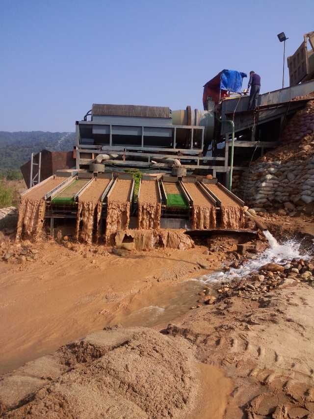 金矿里的黄金是啥样的,从金矿出来的黄金是什么样子的