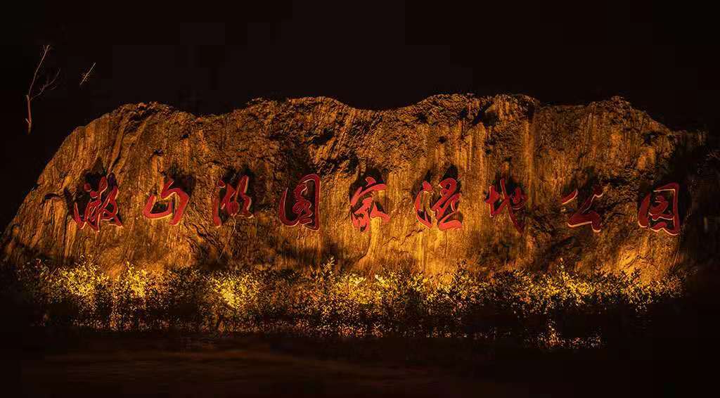 年的由来故事简短,了解年的来历和关于年的小故事