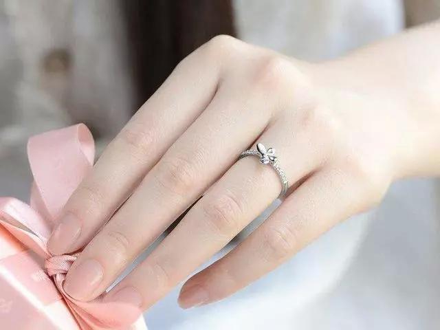 用久的锅生锈简单有效去除,太久不用的锅生锈的清洗方法