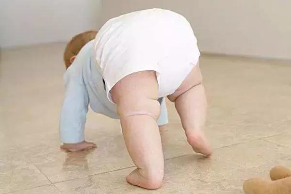 宝宝几天没大便，是攒肚还是便秘？一招辨清