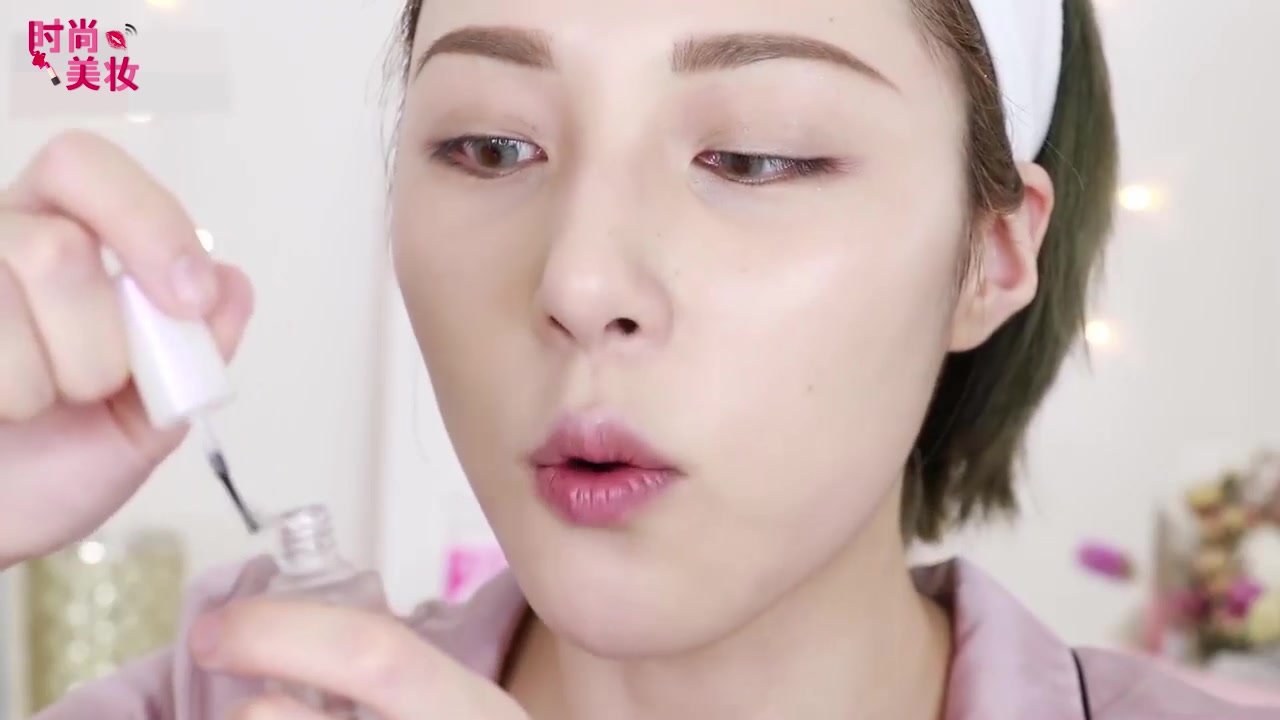 美妆小教程粉色眼影怎么画不会肿,欧美妆教程新手入门粉色眼影