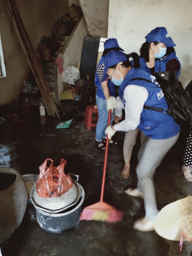 广东万达国旅湛江,万达国旅扶贫助困活动