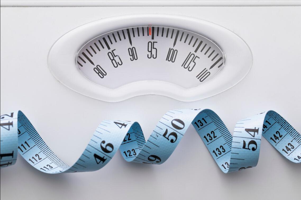 不吃晚饭科学饮食健康减肥,节食减肥快还是正常吃三餐减肥快