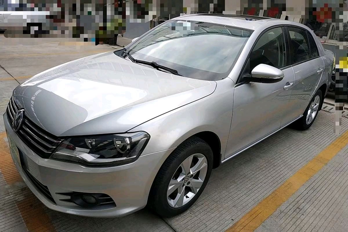 小伙花1万块钱买了一辆二手车,小伙花9万买了台国产车