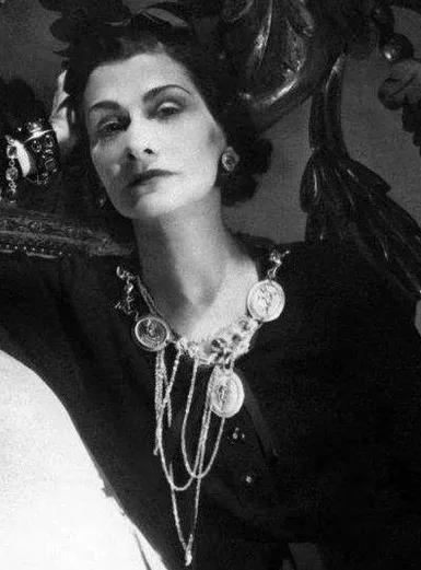 服装设计师有名人物,服装设计顶级设计师