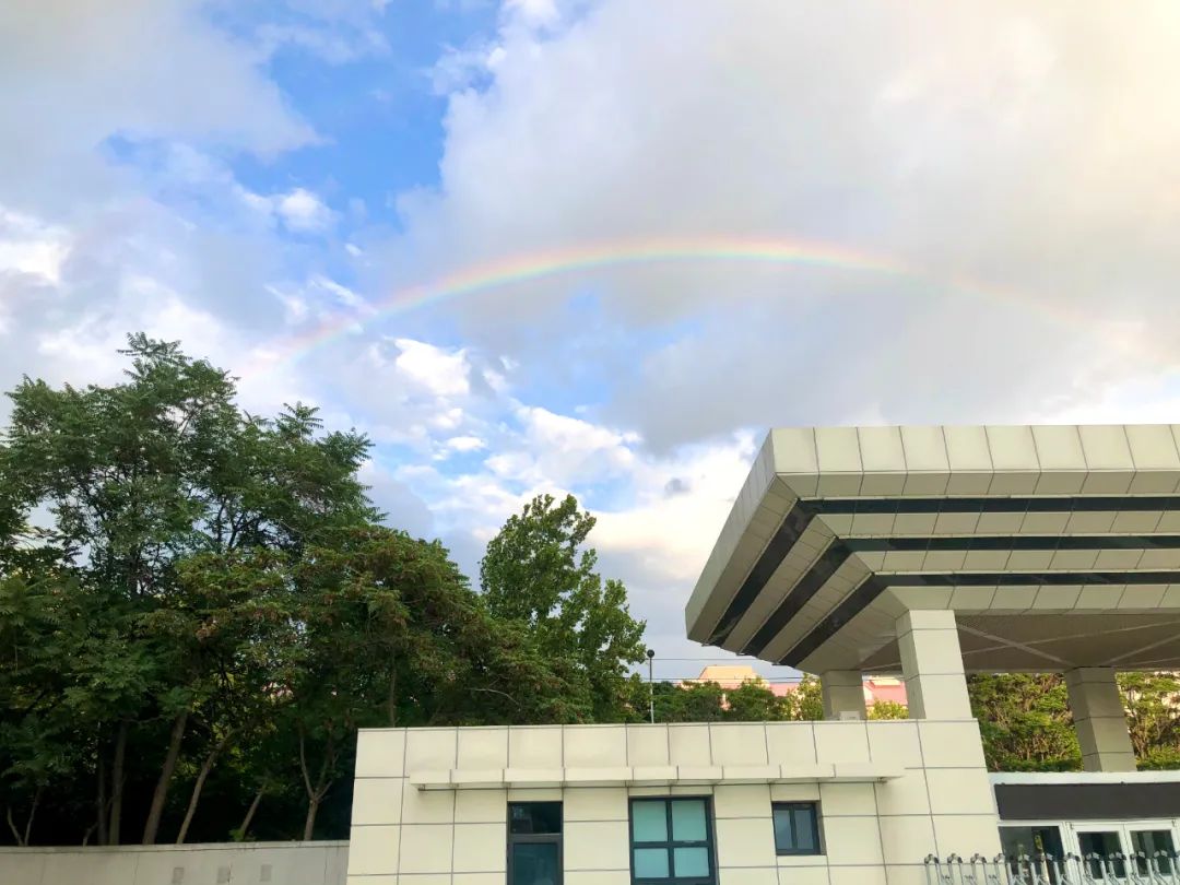 北京雨后彩虹出现频繁的原因,北京雨后出现罕见双彩虹