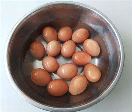 10种腌制咸蛋的方法,泥巴咸蛋的腌制方法