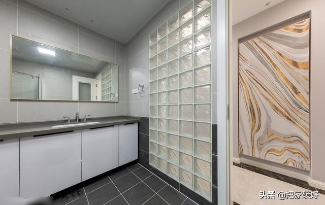 卫生间有窗户为啥还潮湿怎样解决,卧室挨着卫生间的墙发霉怎么补救