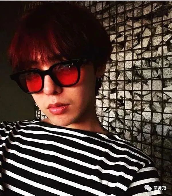 权志龙和jennie约会穿什么鞋,权志龙与jennie的穿搭