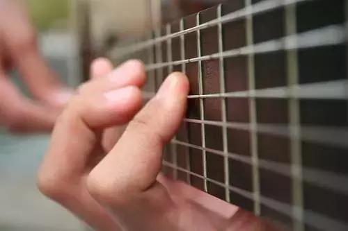 学吉他最基本的音乐知识,学吉他基础知识