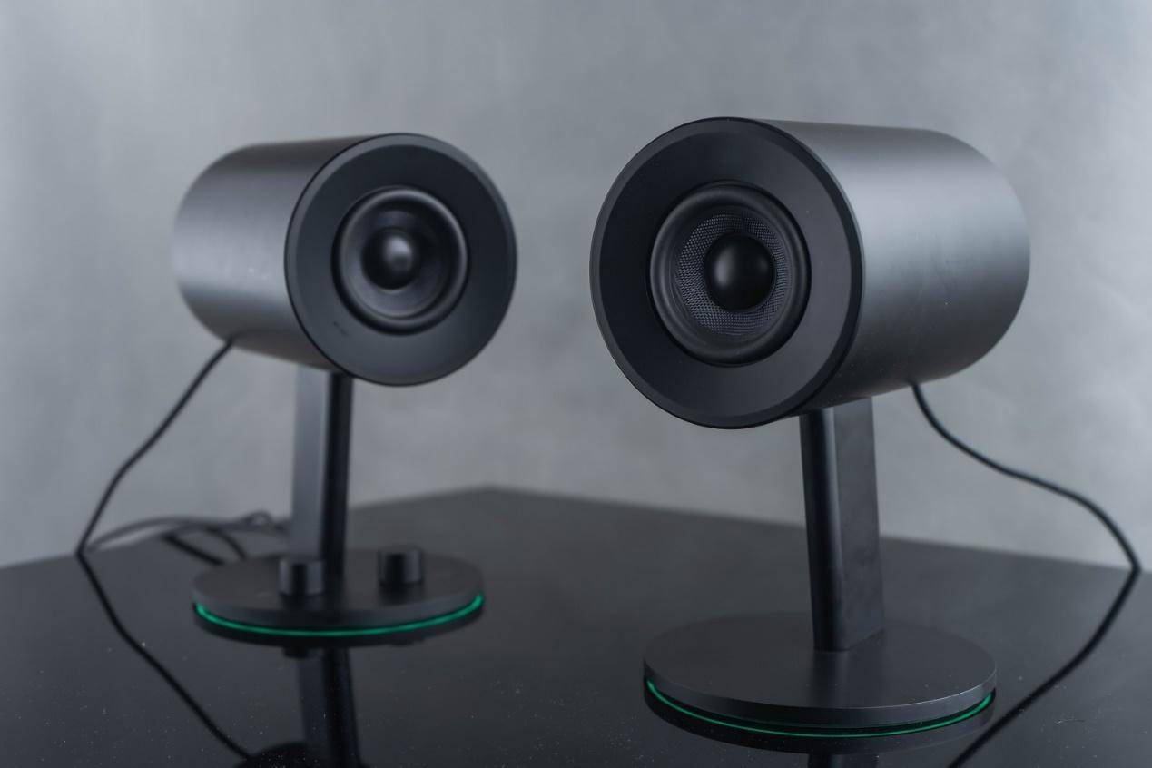 雷蛇天狼星幻彩和利维坦巨兽v2x,雷蛇天狼星幻彩版bass是什么