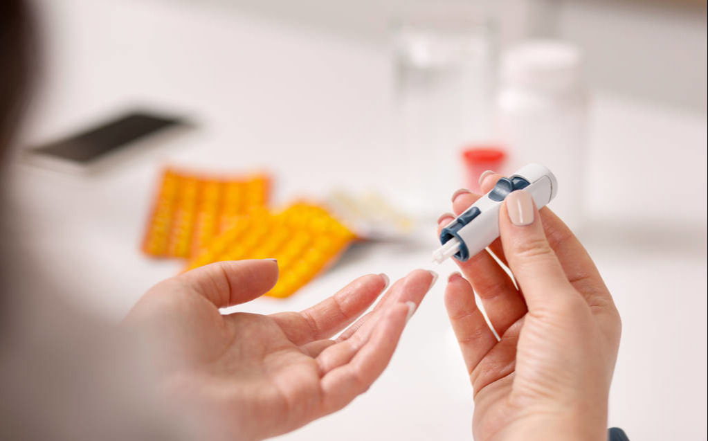 指尖的正常血糖值！提醒：两项指标达到这个数，几乎就是糖尿病了