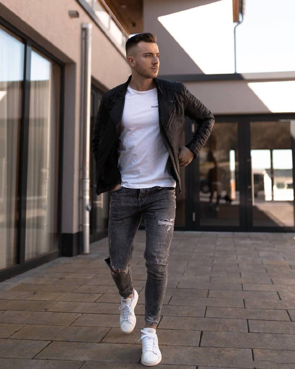 极简穿搭必备基础单品男,穿搭男生每日穿搭百搭内搭