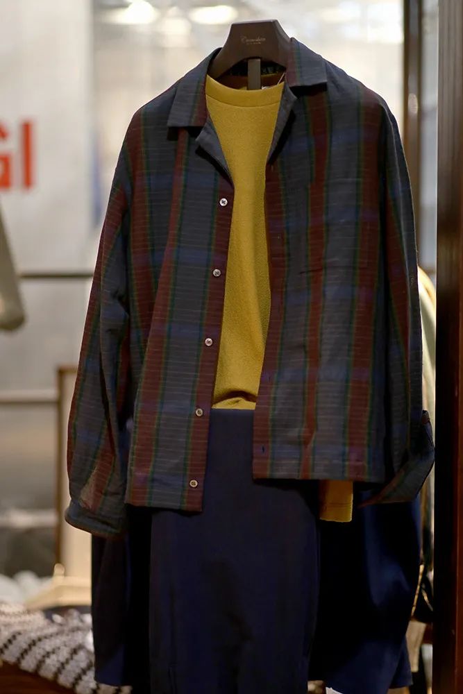 日系复古长袖衬衫,复古绣花领长袖