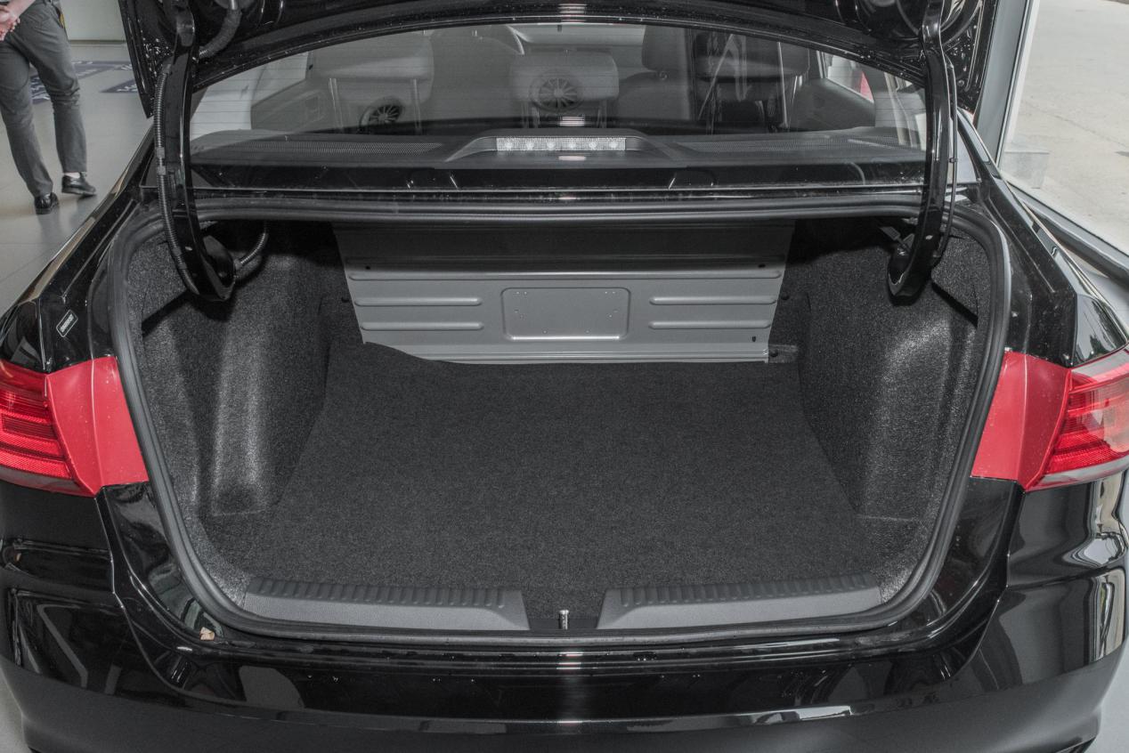 驾校的桑塔纳是哪款,桑塔纳真的皮实耐用吗