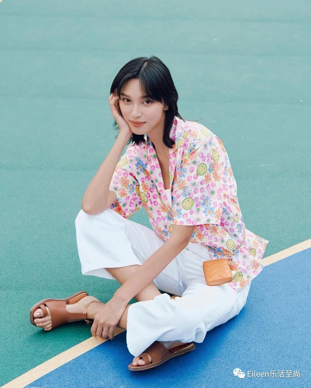 强捧成天后？未婚带女的她究竟如何成为大女主？