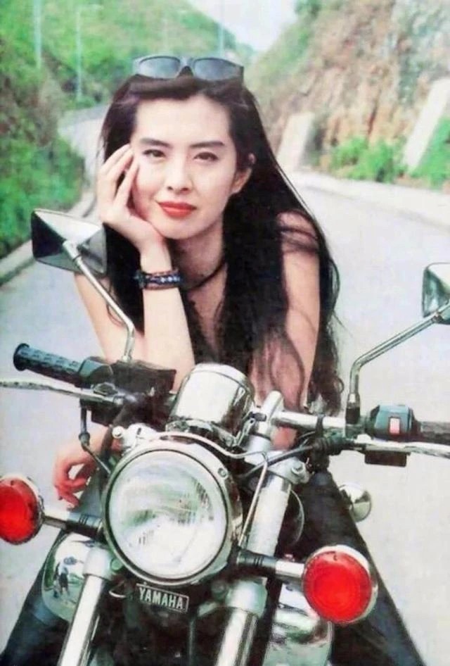 王祖贤岁月从不败美人,港星王祖贤人生如戏