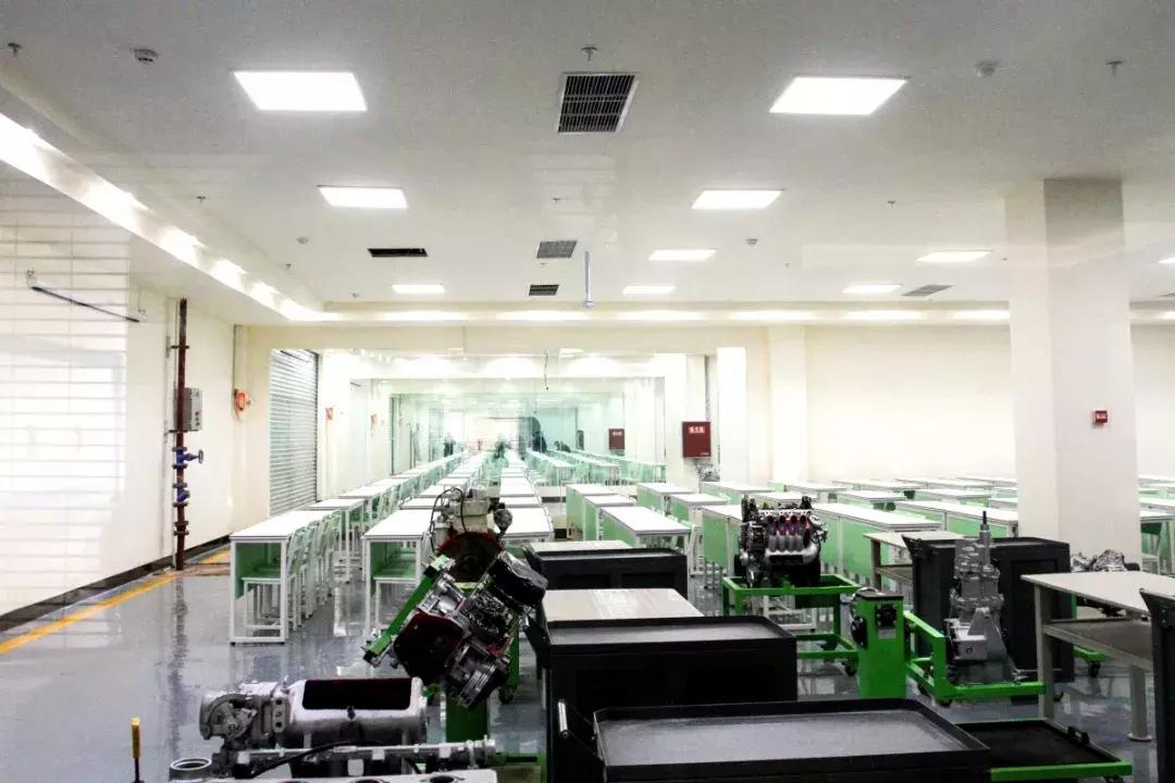 国内最大的新能源汽车实训设备,汽车实训基地