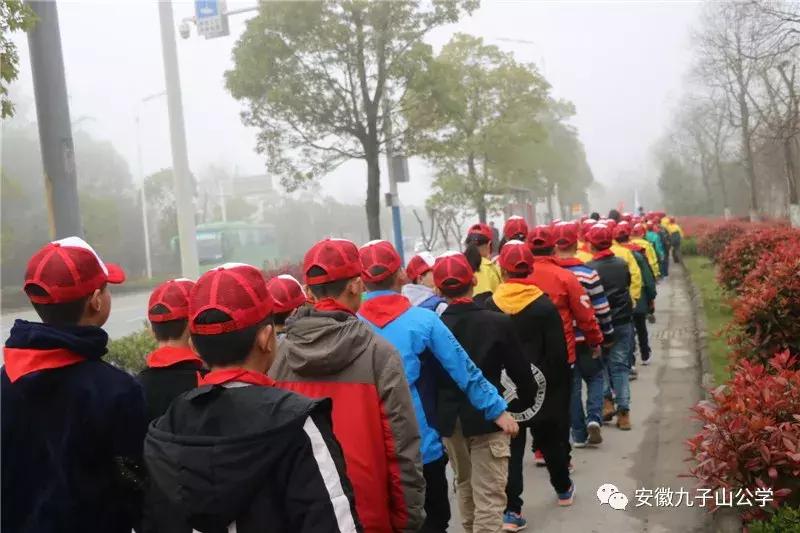 雨花台烈士陵园扫墓活动,祭扫烈士纪念碑团日活动