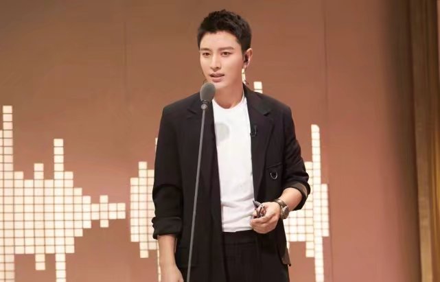 贾乃亮真的和李小璐复合了吗,贾乃亮现在和李小璐近况