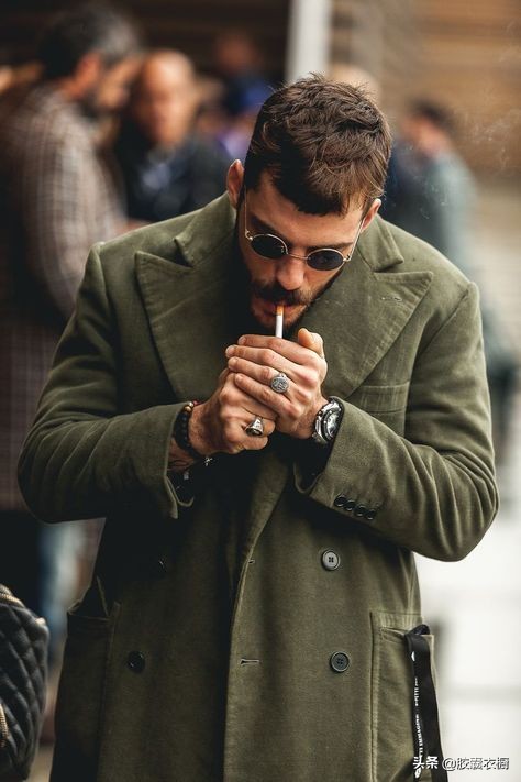最会穿衣风格的男人,穿衣简单有气质的男人