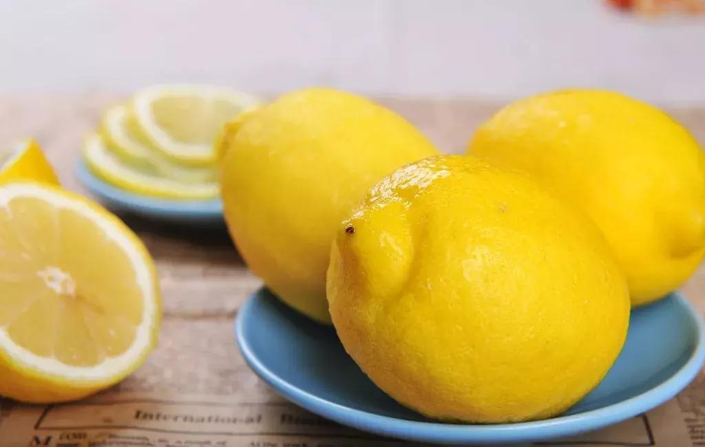 白衬衫、白T发黄发旧洗不干净？十有八九是你洗错了！