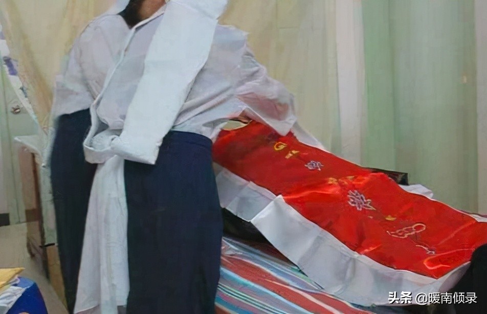 为什么人死后穿寿衣好,为什么人死后要穿寿衣