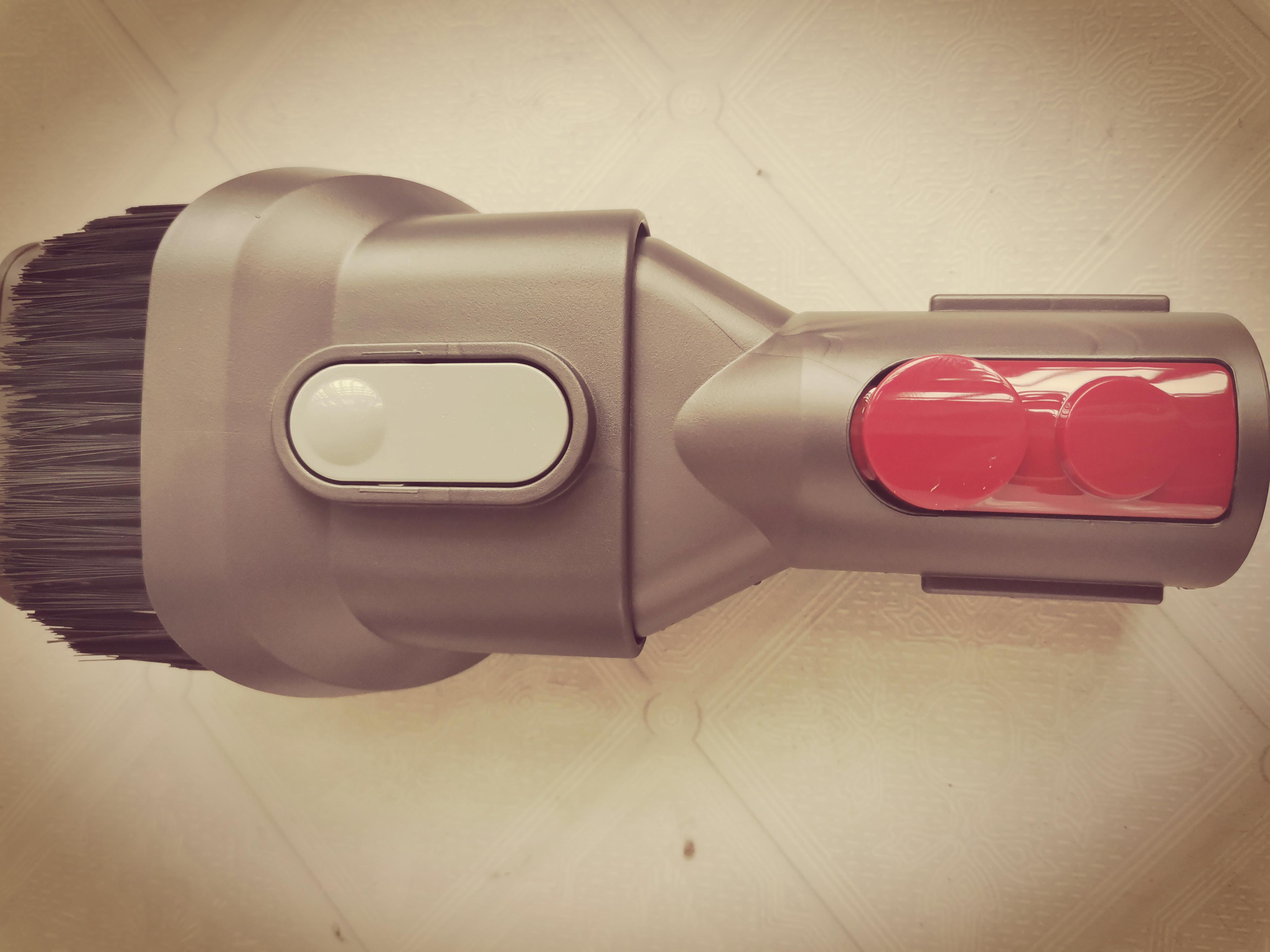 八零后“奶爸”痛下决心,网购的戴森吸尘器到货后有话要说