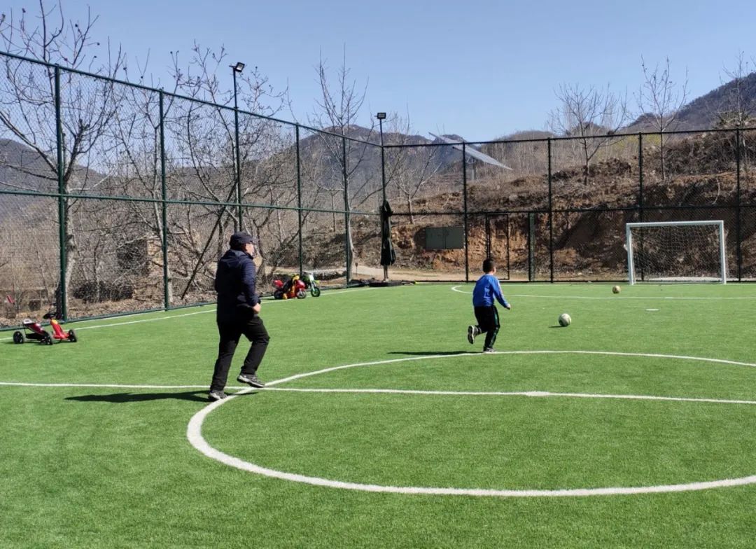 春暖三月“挖野菜”祖孙三代齐欢乐