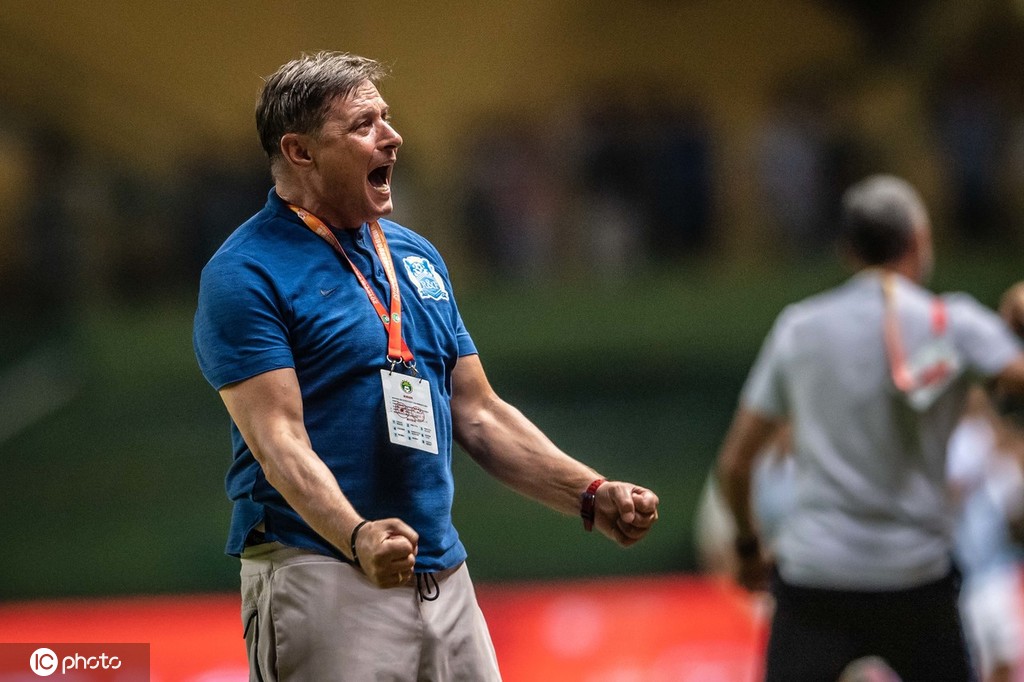 广州富力扎哈维插花脚,扎哈维一脚世界波破门