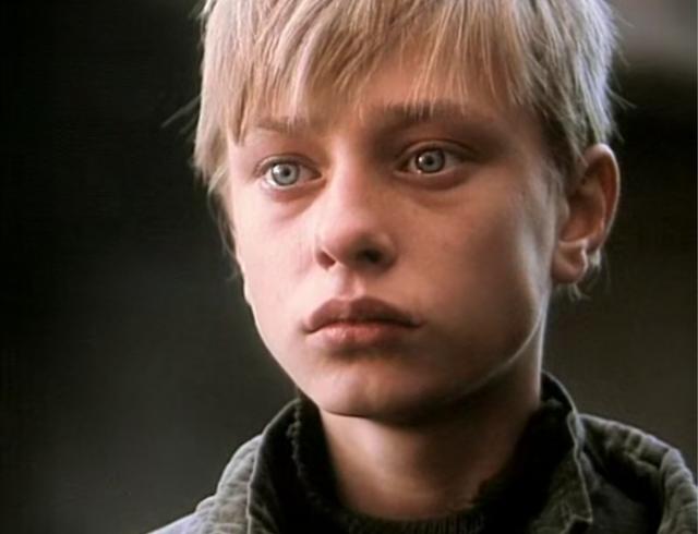 《小偷》：从认窃贼作父到遭受背叛，谈俄罗斯过往伤痛