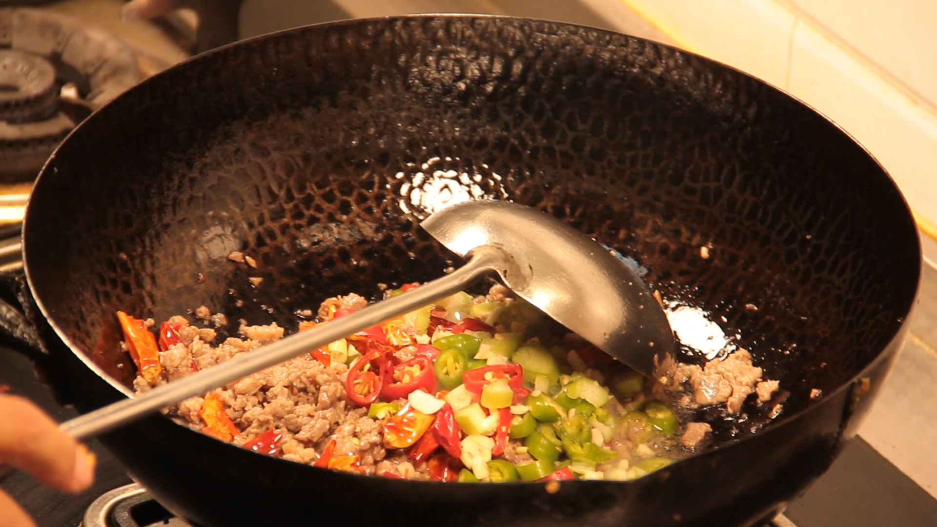 粉皮肉最简单的做法,肉末蒜焖粉皮最简单的做法