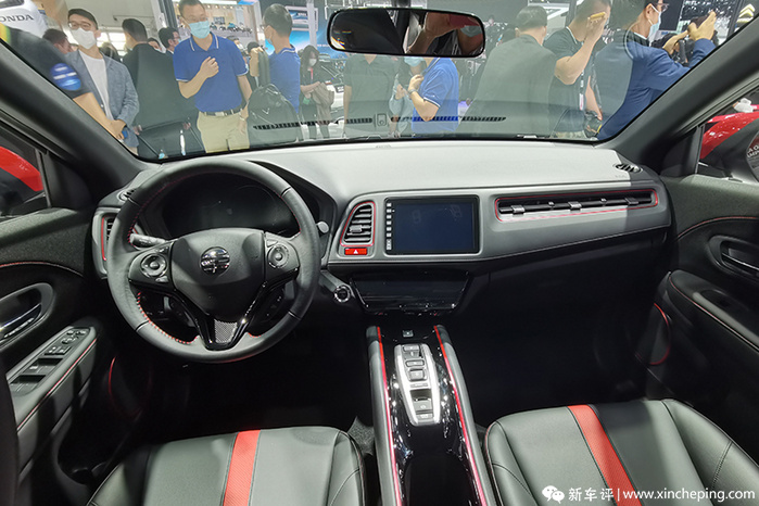 吉利星瑞和高尔夫8哪个更值得买,高尔夫和星瑞