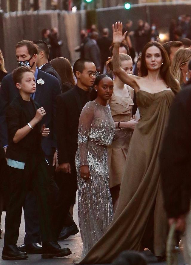 薇薇安朱莉皮特希洛,安吉丽娜朱莉黄金分割脸