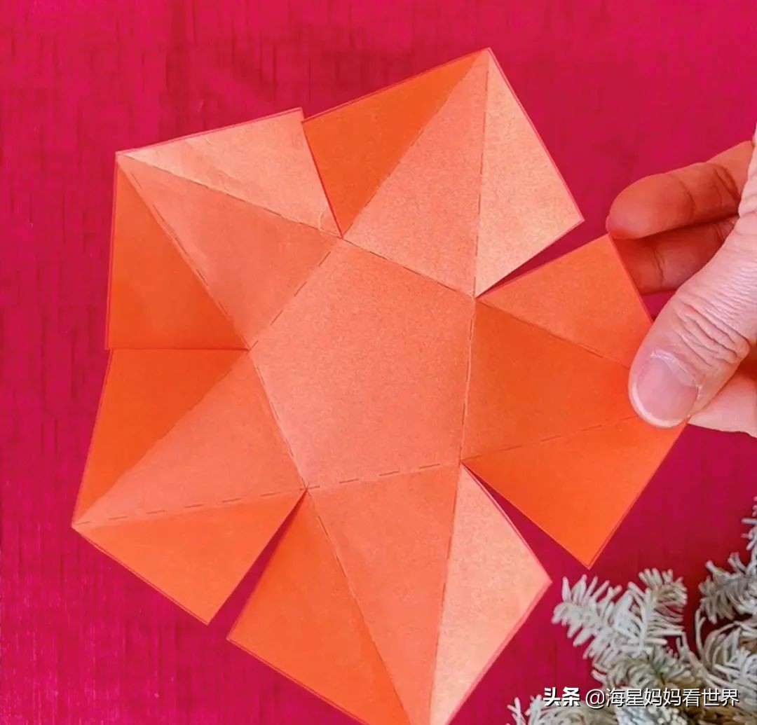 春节喜气洋洋大红灯笼高高挂,红红火火喜气洋洋百家姓灯笼