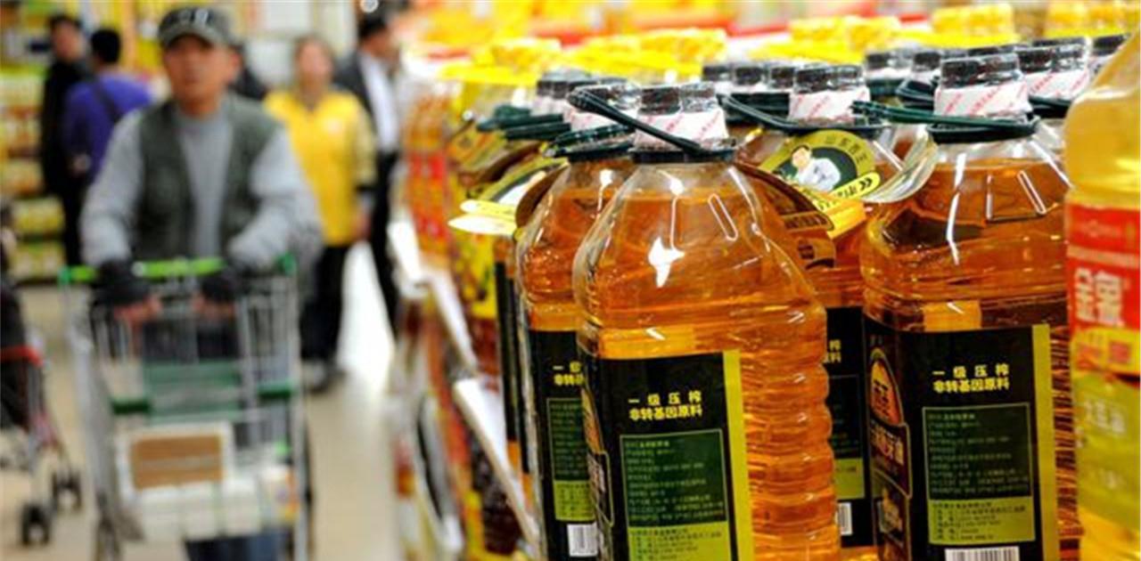 都说茶油好究竟好在哪你知道吗,为什么茶油能卖120元一斤