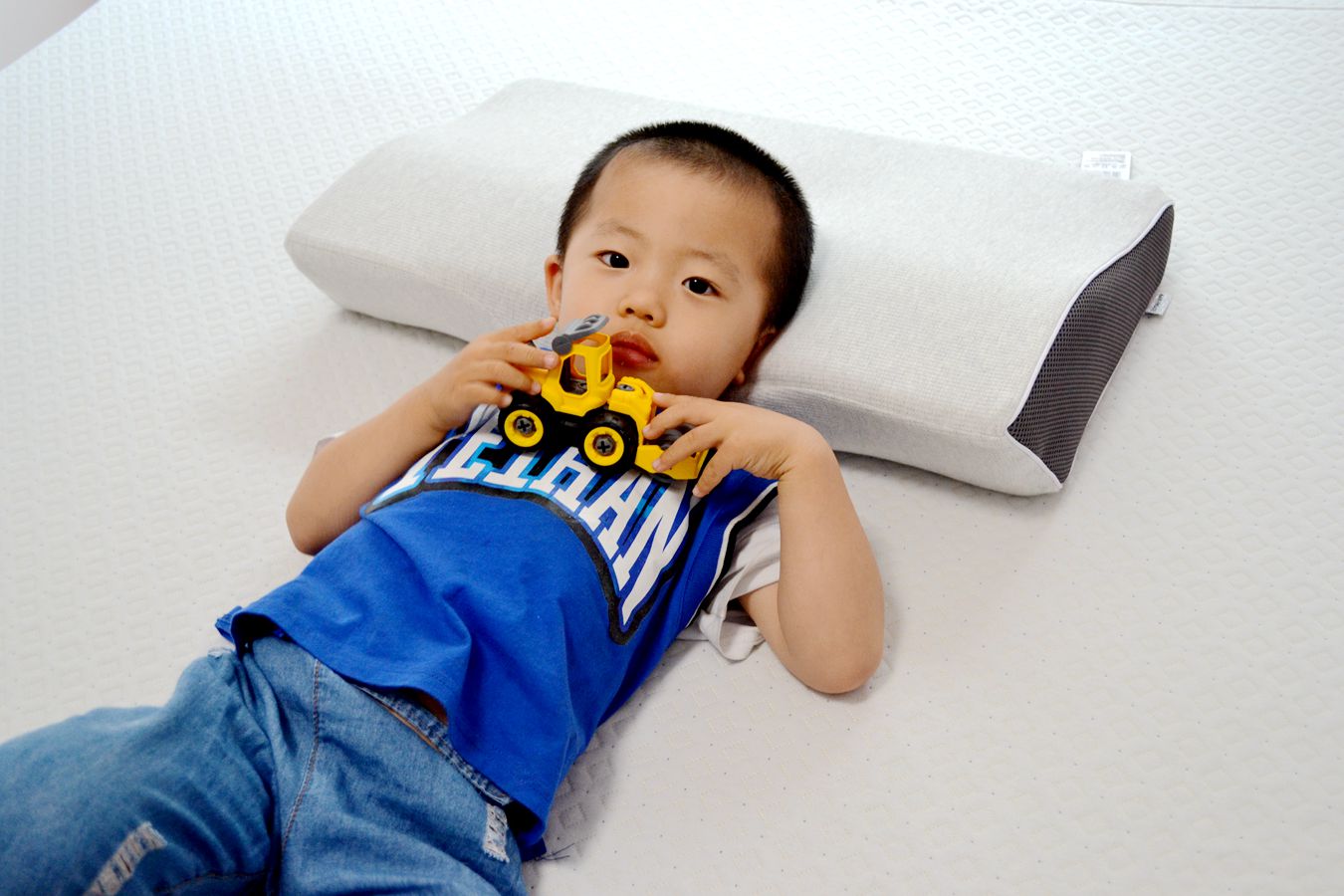 床垫里有玄机,床垫的水很深