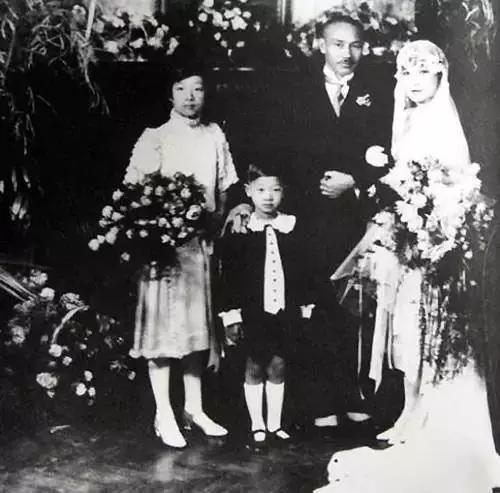 穿旗袍捉奸,86岁依然优雅,死后捐遗体,她才是中国最后一位贵族