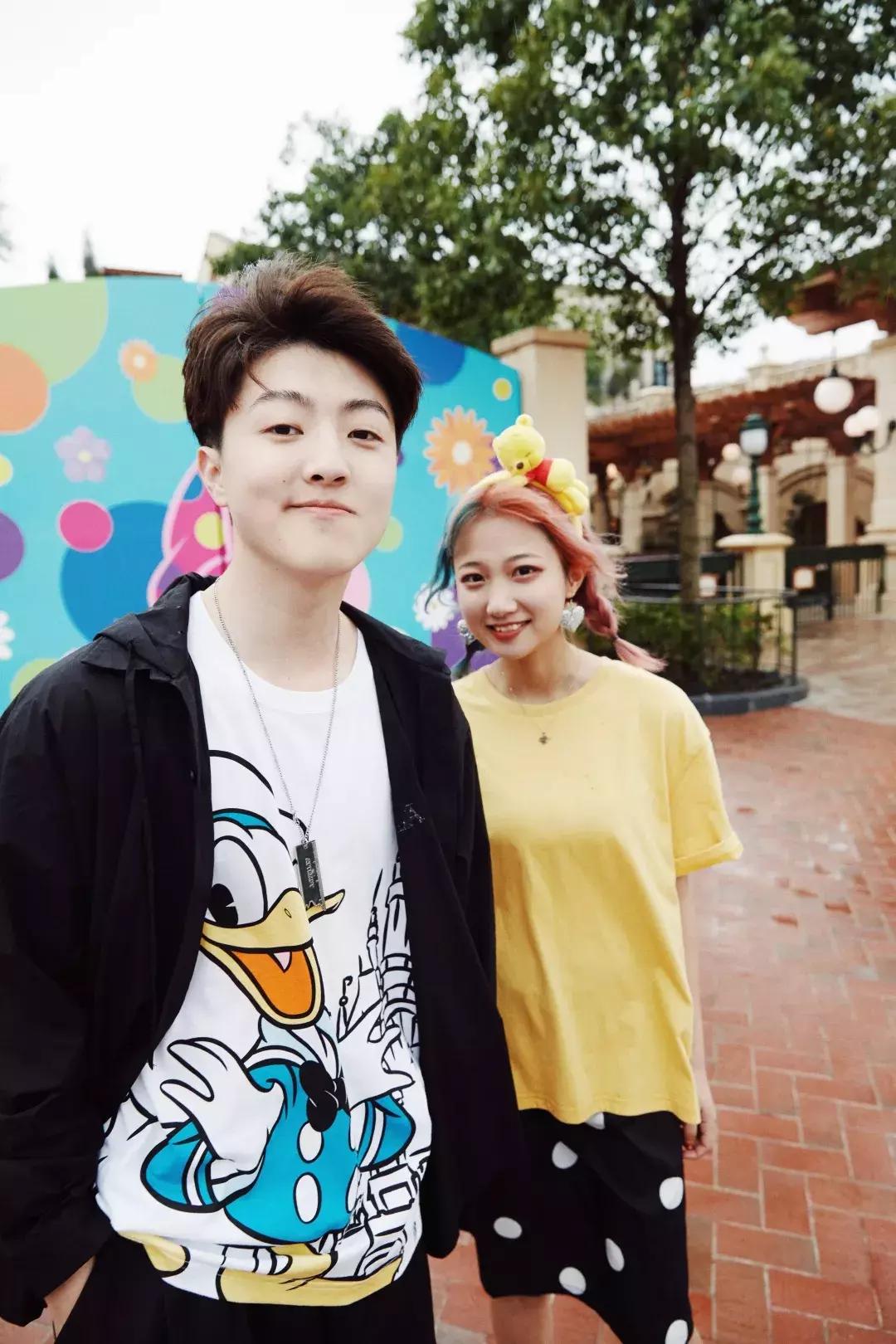 我们在上海迪士尼里玩耍了一天，发现穿的美才能玩的好！