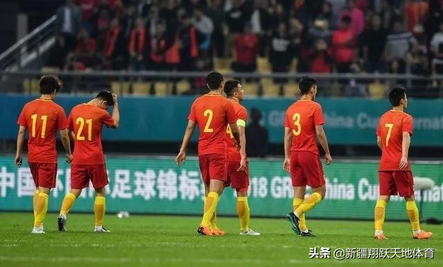 75鍚嶈冻鐞冭繍鍔ㄥ憳琚繚閫佷笂澶у,70澶氬悕瓒崇悆杩愬姩鍛樹繚閫佽澶у