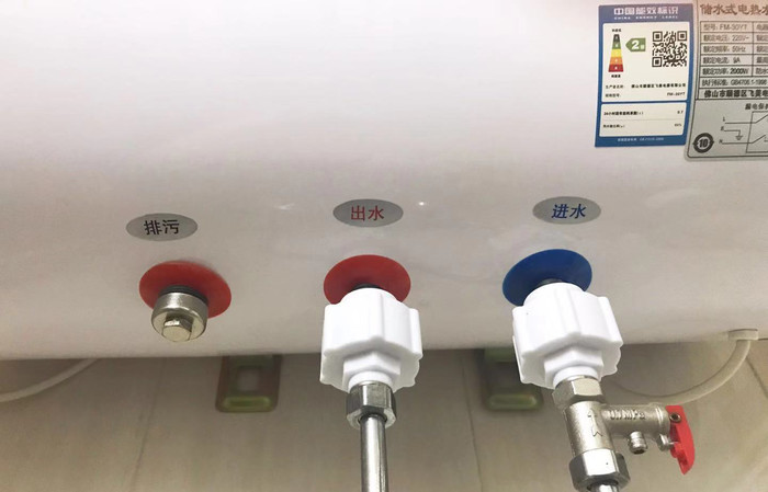 燃气热水器好还是储水式热水器好,买热水器是电的好还是燃气的好