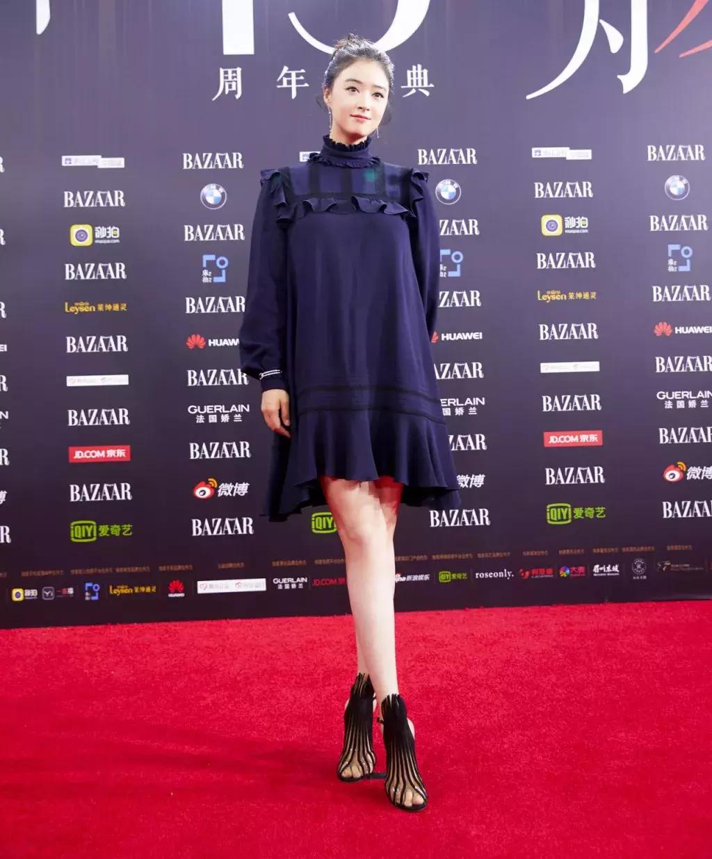 胸比较大的小个子怎么穿才好看,又矮又胖胸大怎么穿好看