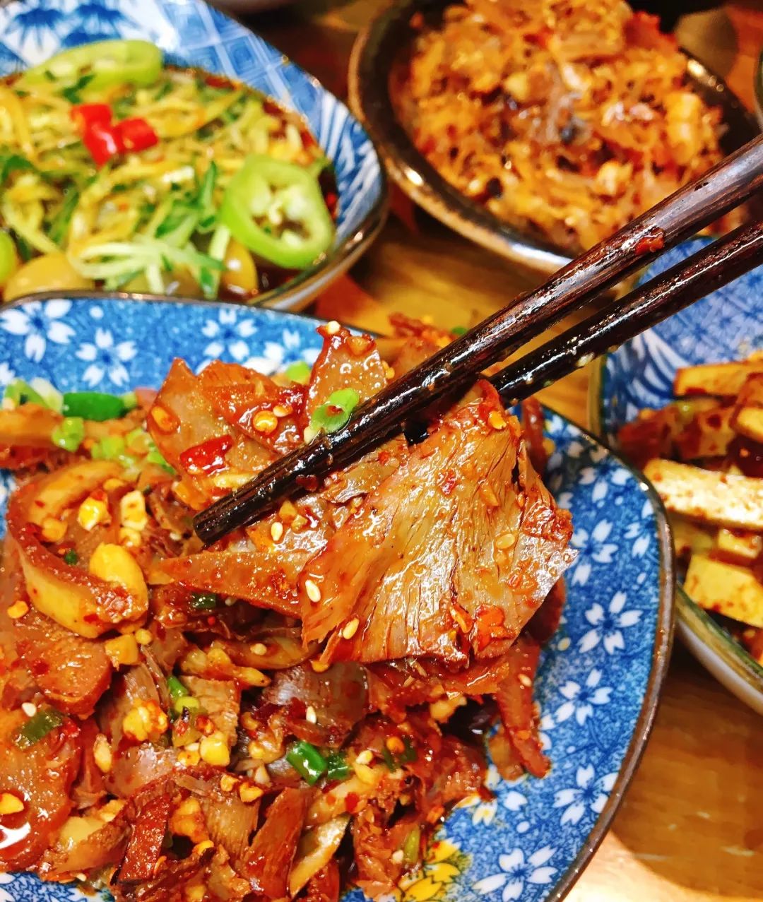 一碗小面一把青菜,一碗小面二个小菜