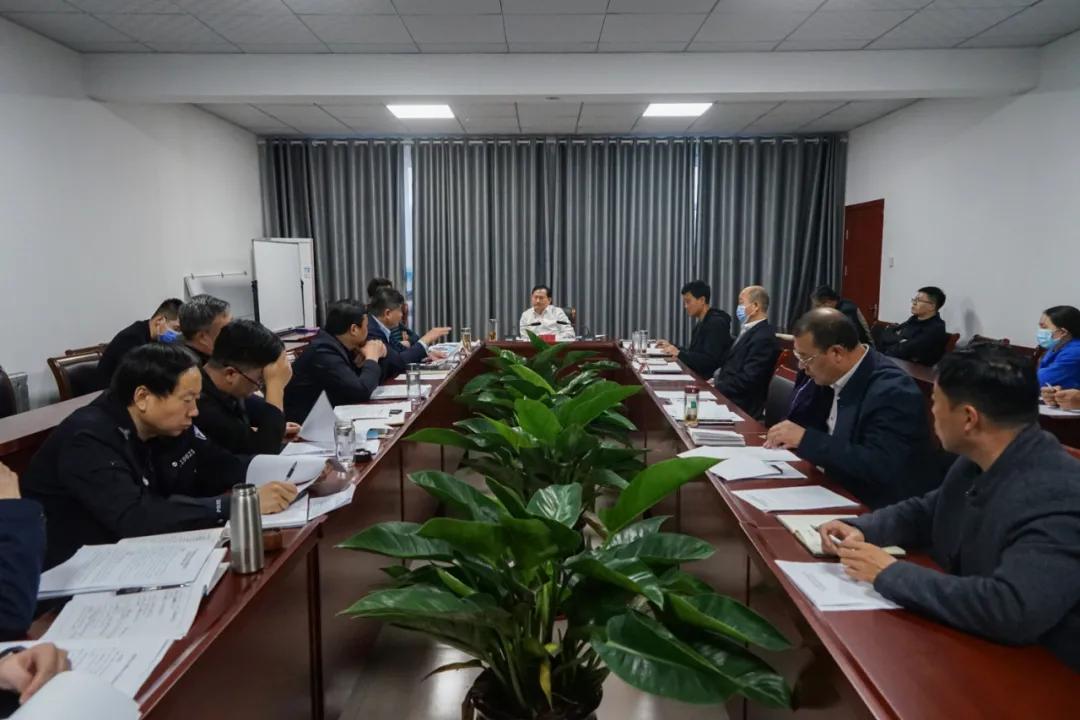 10月31日·邯郸要闻快报:强延峰主持召开重点*访信**案件化解调度会议;邯郸一中学违规招生,被责令停招一年