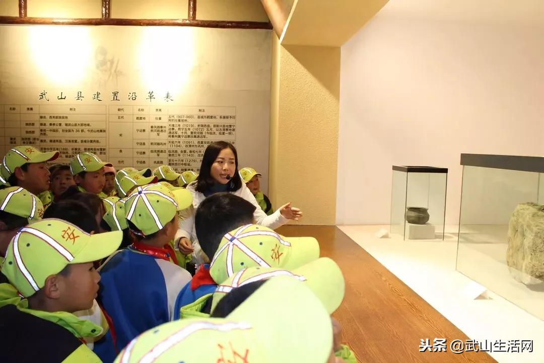 武山县城关三小、四小到县博物馆研学之旅