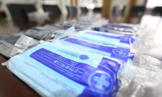 lv顶级口罩价格,一只口罩45元一个