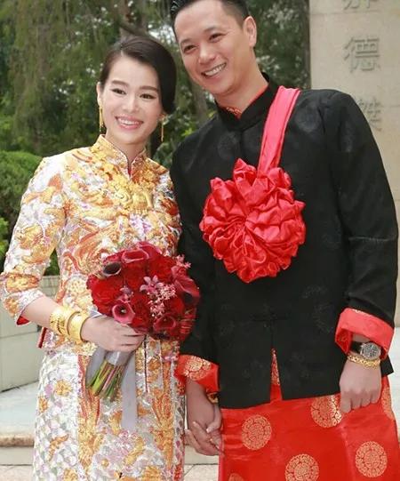 适合新娘结婚当天穿的便装内搭,2020最流行新娘衣服搭配