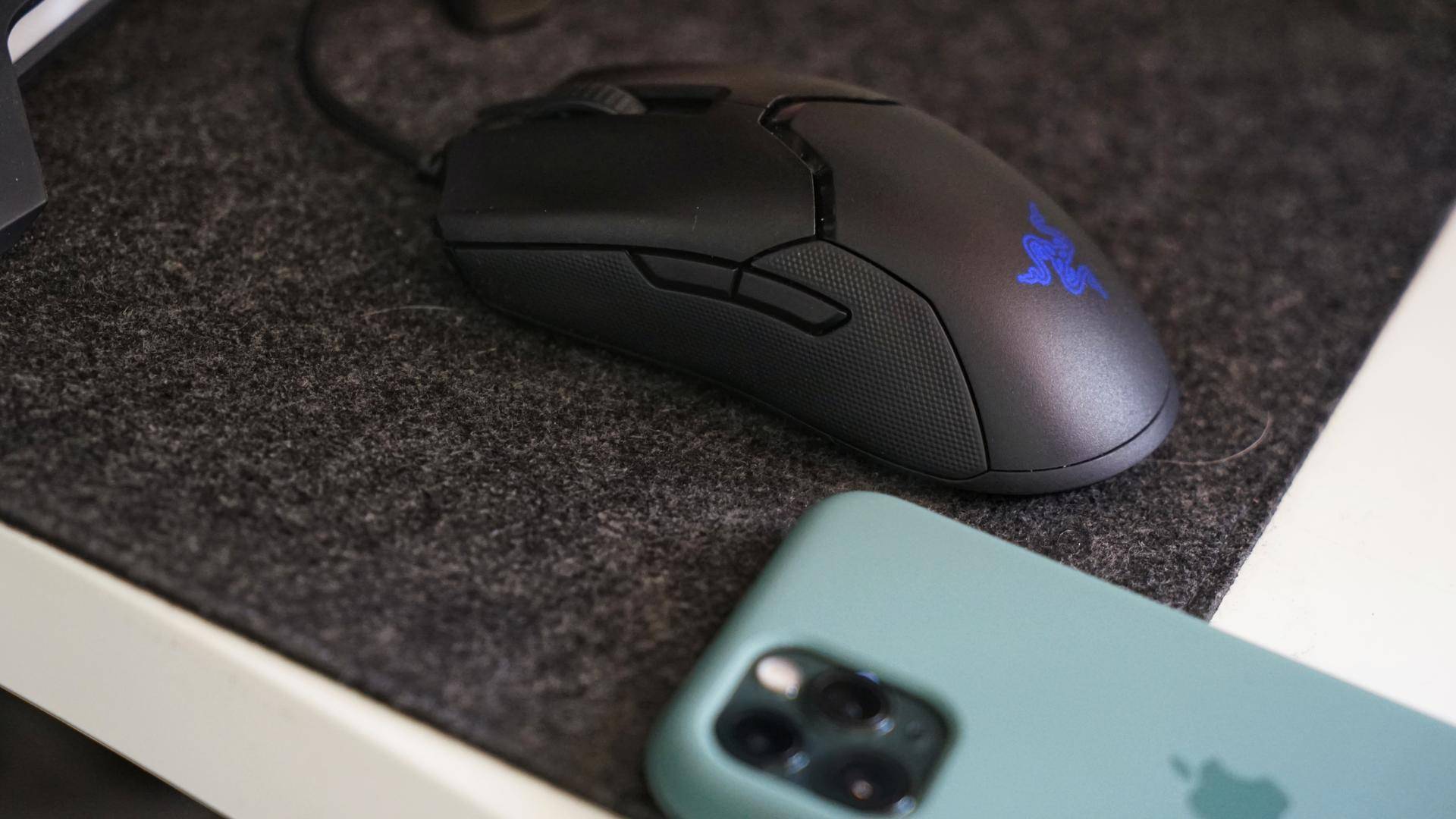 重量很轻的游戏鼠标,重量轻一点电竞鼠标